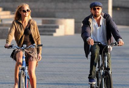 أين يقضي نجوم هوليوود إجازاتهم هذا الشهر؟         